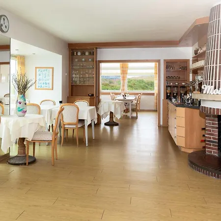 Haus Koebesine 23 فندق *