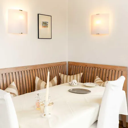 Haus Koebesine 23 * 유이스트